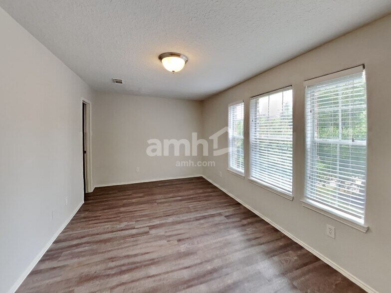 Building Photo - 6303 Tall Canyon Ct