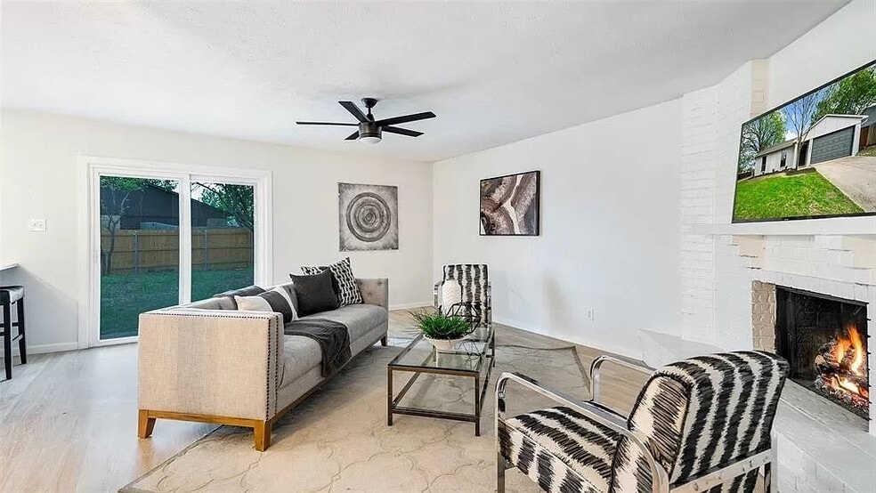Building Photo - 7302 Hedge Dr