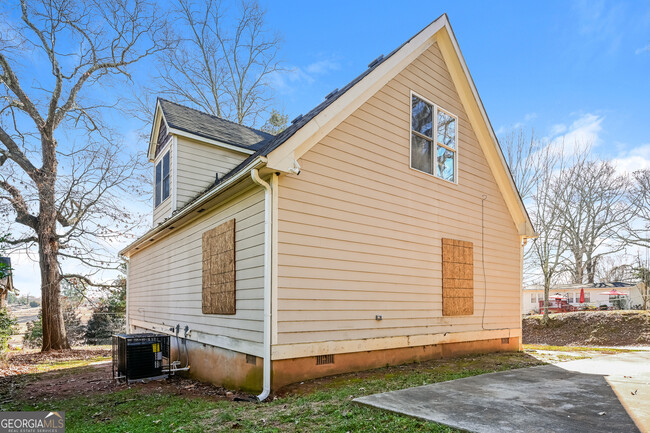 Building Photo - 356 Schoen St SE