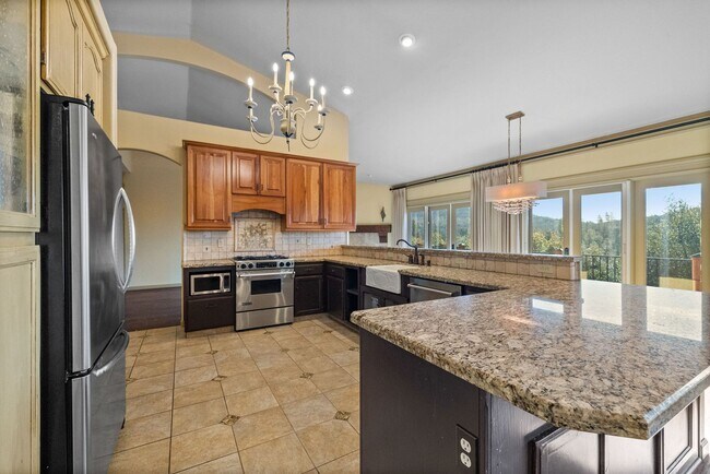 Building Photo - Amazing Apple Valley Home