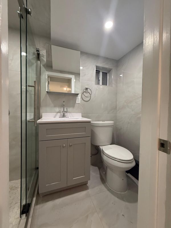 Building Photo - 251 E 46th St