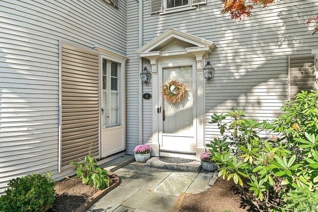 Building Photo - 2 Phillips Pond Rd