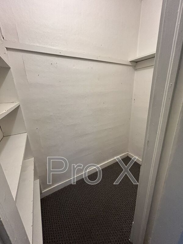 Building Photo - 112 Potlizer