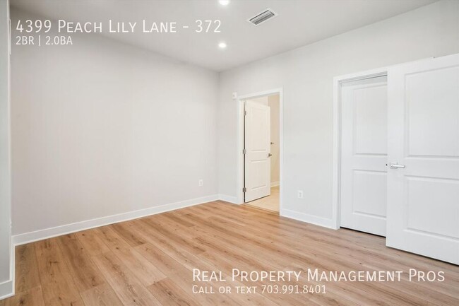 Building Photo - 4399 Peach Lily Ln