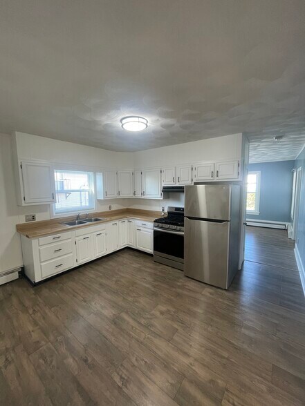 Building Photo - 19 Chestnut St