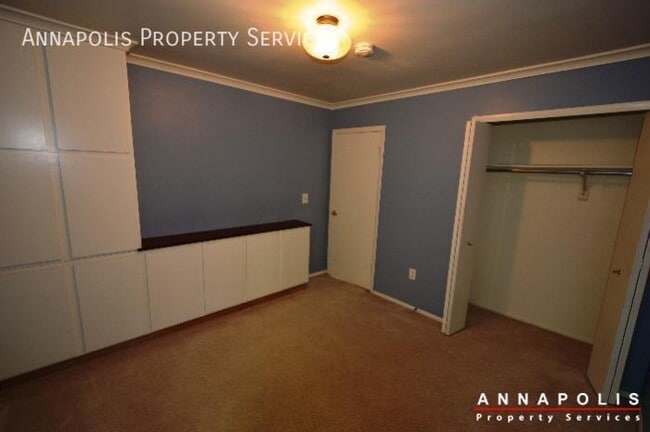 Building Photo - 40 Rockwell Ct