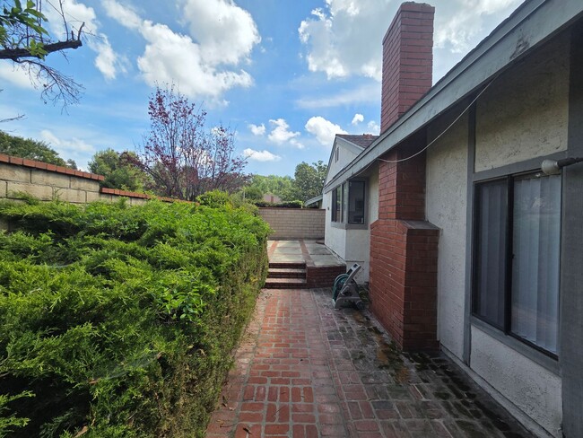 Building Photo - Stunning Via Verde home!