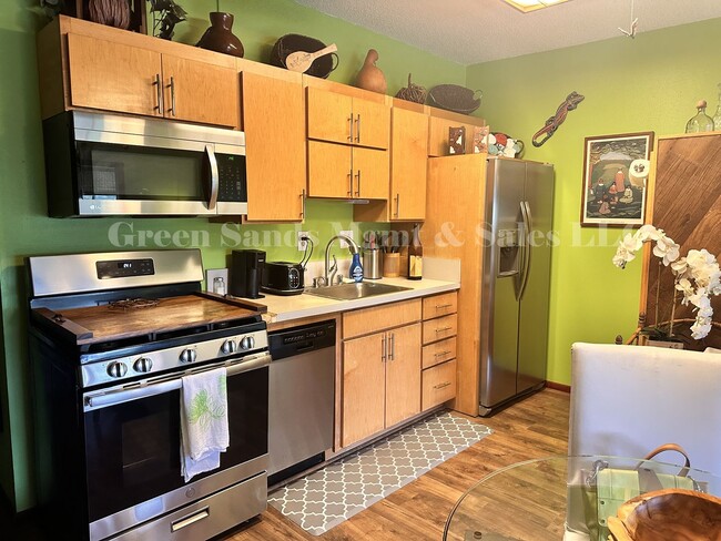 Building Photo - Beachfront Condo