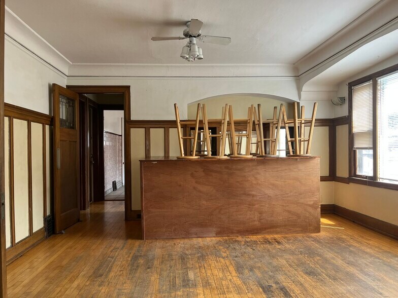 Building Photo - 3220 N Oakland Ave