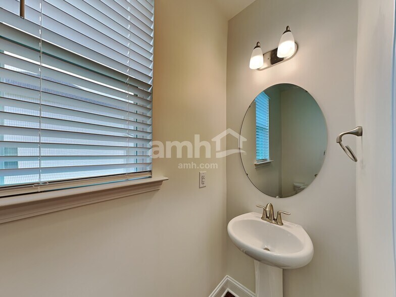 Building Photo - 1138 Bethany Dallas Dr