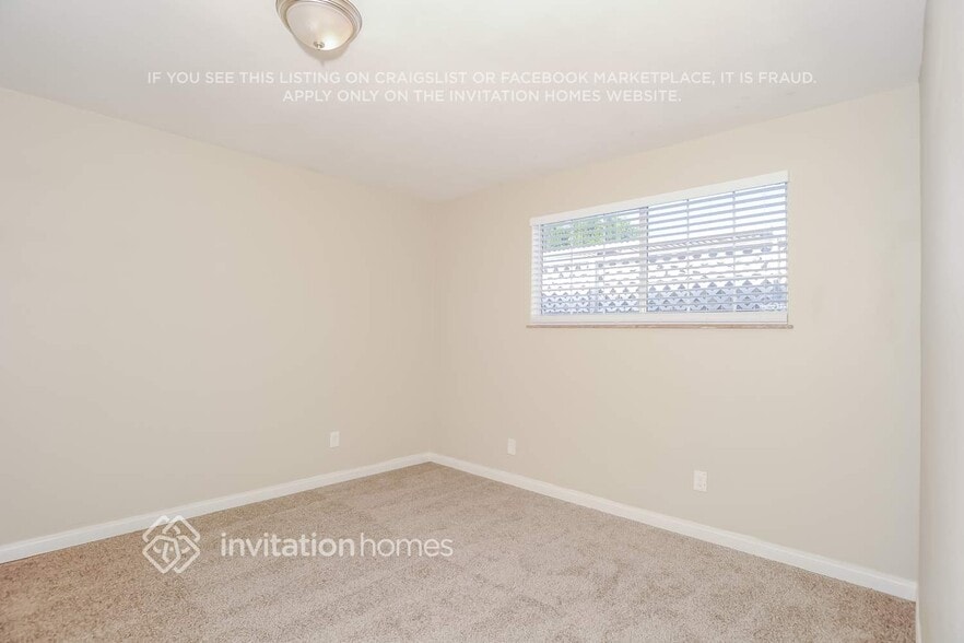 Building Photo - 8002 Crosnoe Ave