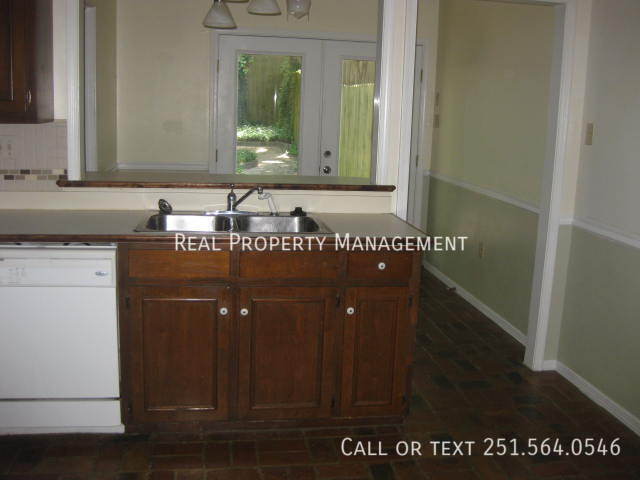 Building Photo - 959 Dickenson Ave