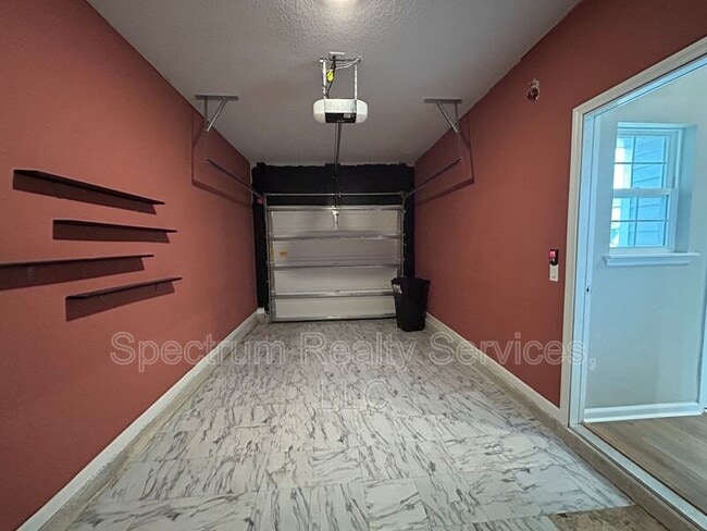 Building Photo - 9798 Fiddleback Ln