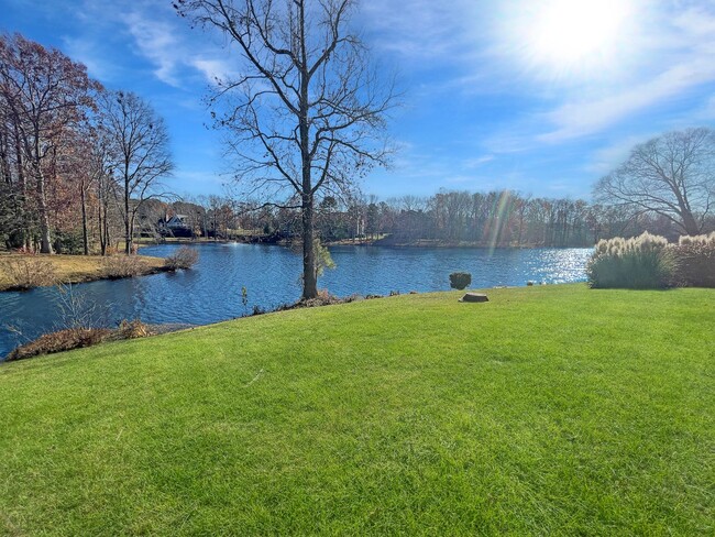 Building Photo - 3 Story Townhome overlooking Wilde Lake