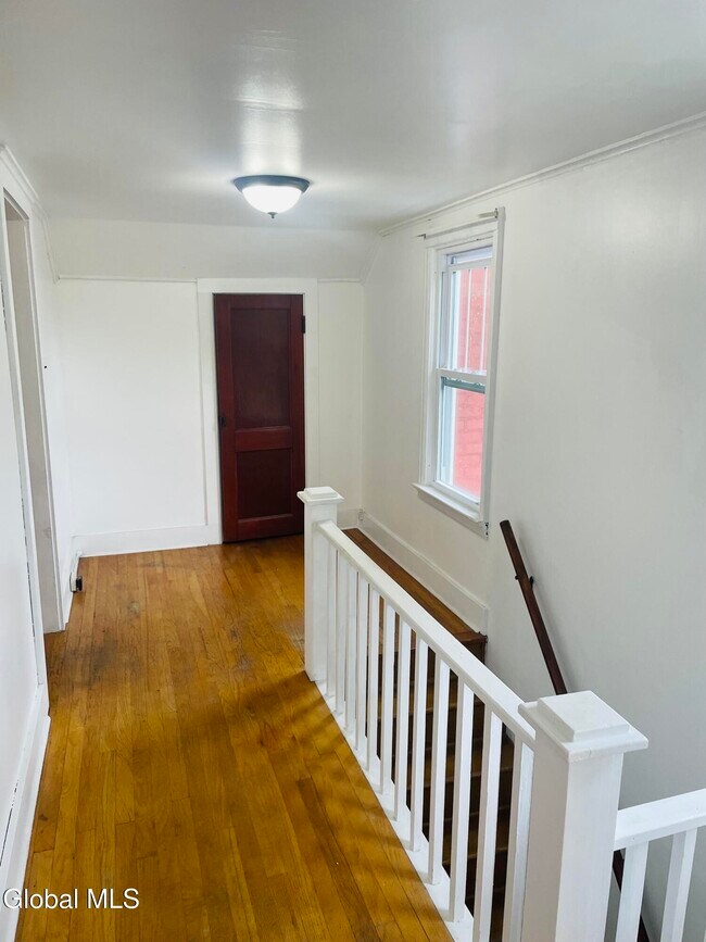 Building Photo - 129 France Ln