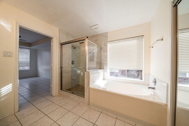 Building Photo - 3627 Heritage Colony Dr