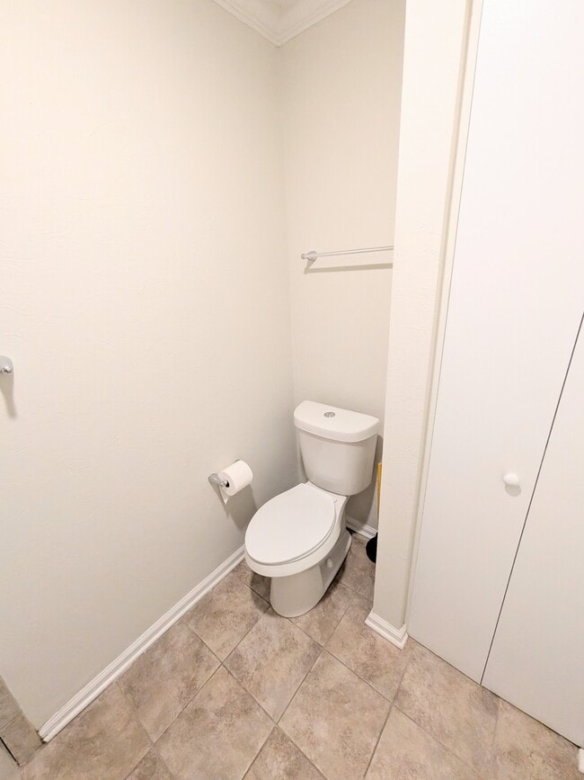 Building Photo - 5480 Chemin De Vie NE