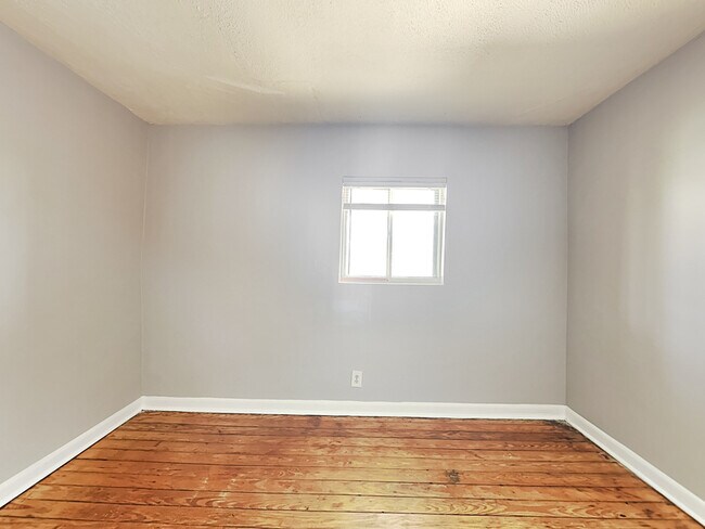 Building Photo - 1332 Eubanks Ave