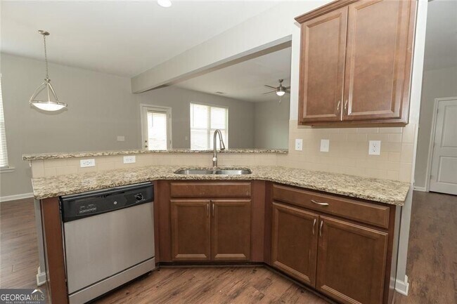 Building Photo - 369 Hardy Water Dr SE