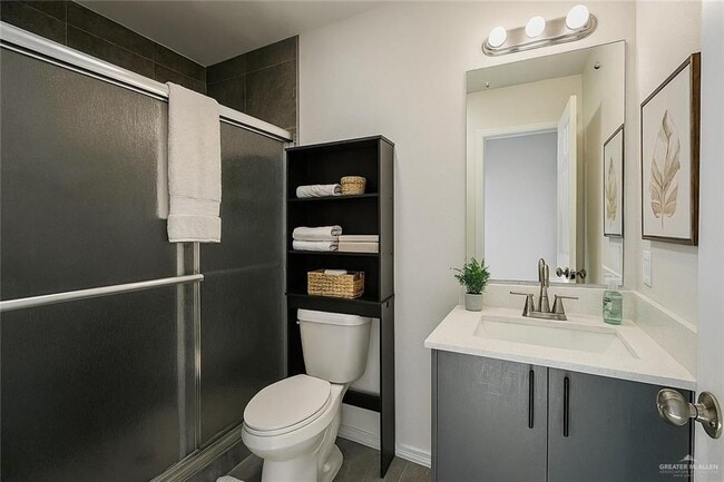 Building Photo - 10 B W St