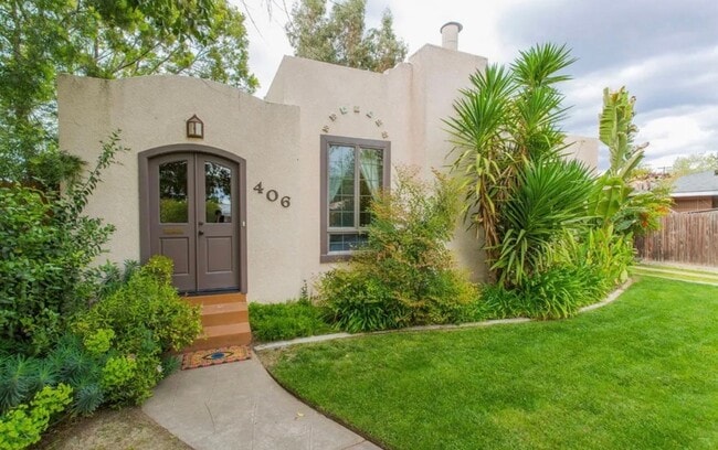 Building Photo - Beautiful Southside Los Banos Rental