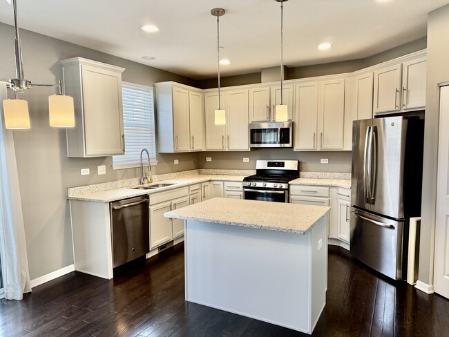 Building Photo - 2953 Madison Dr
