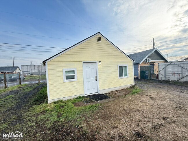 Building Photo - 311 N 4th Ave