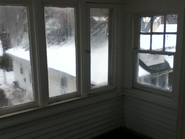 Building Photo - 126 Palmer St NE