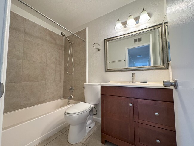 Building Photo - *** Move-In Special*** Luxury Living at Wa...
