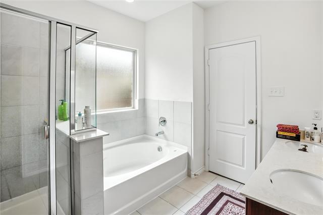 Building Photo - 604 Bronze Forest Dr
