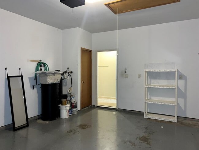 Building Photo - 1310 E 3rd St