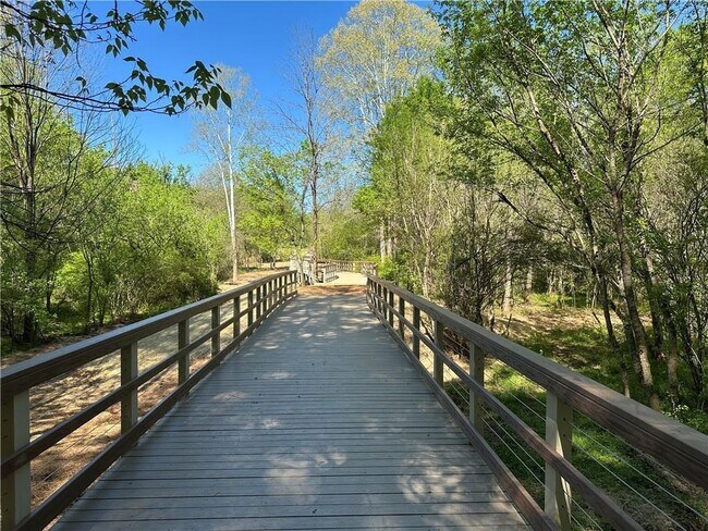 Building Photo - 4815 Wayt Farm Overlook