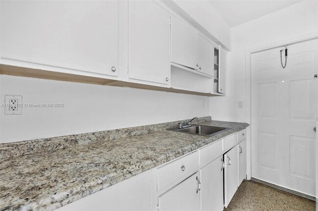 Building Photo - 800 83rd St