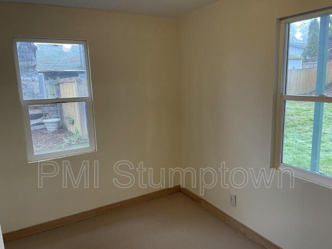 Building Photo - 6016 NE Alberta St