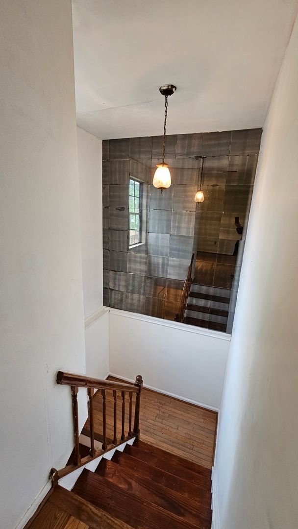 Building Photo - Secound Story Unit - Single Floor 3BR/1.5BA - Eastern Henrico - Great Location