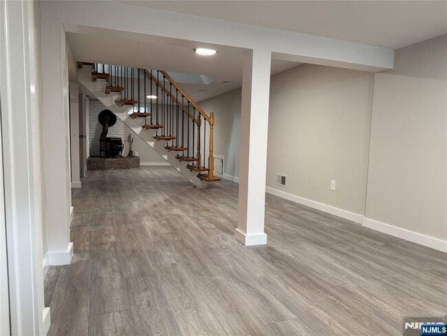 Building Photo - 41 Woods Ave