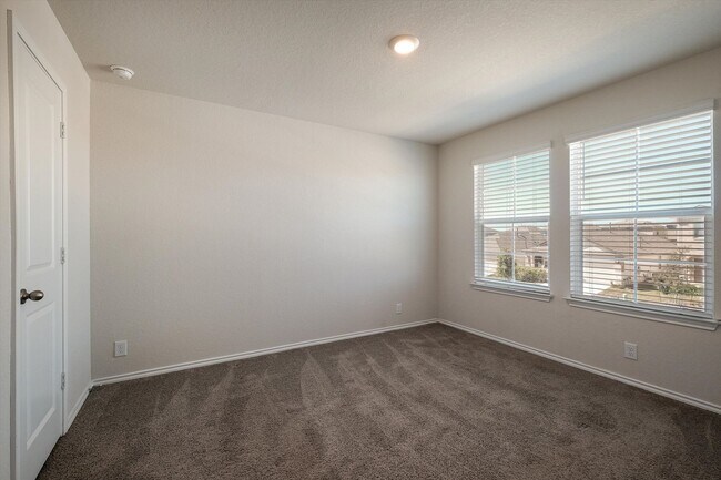 Building Photo - *MOVE IN SPECIAL: HALF OFF OF FIRST MONTHS RENT, IF MOVED IN BY DECEMBER 2025*