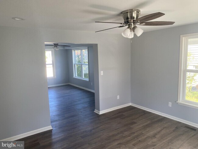 Building Photo - 2605 Maple Ave