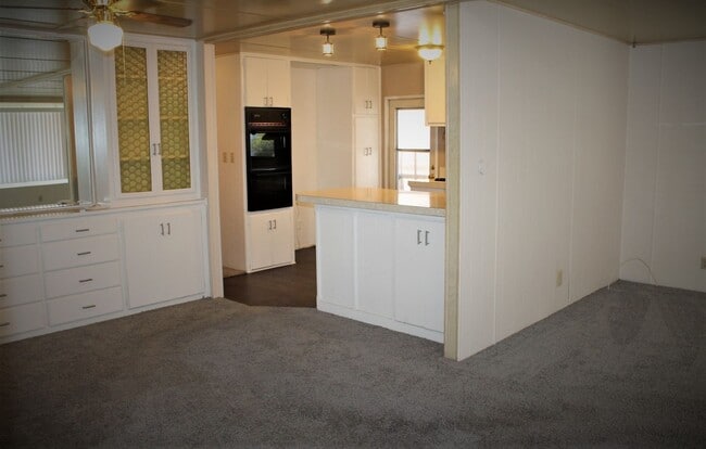 Building Photo - 55+ Spacious 2 bed 2 bath SIERRA DAWN HOME!