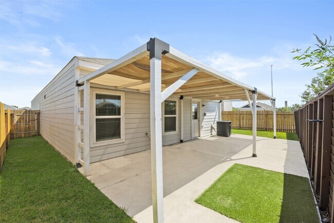 Building Photo - 11430 Amber Plns Dr