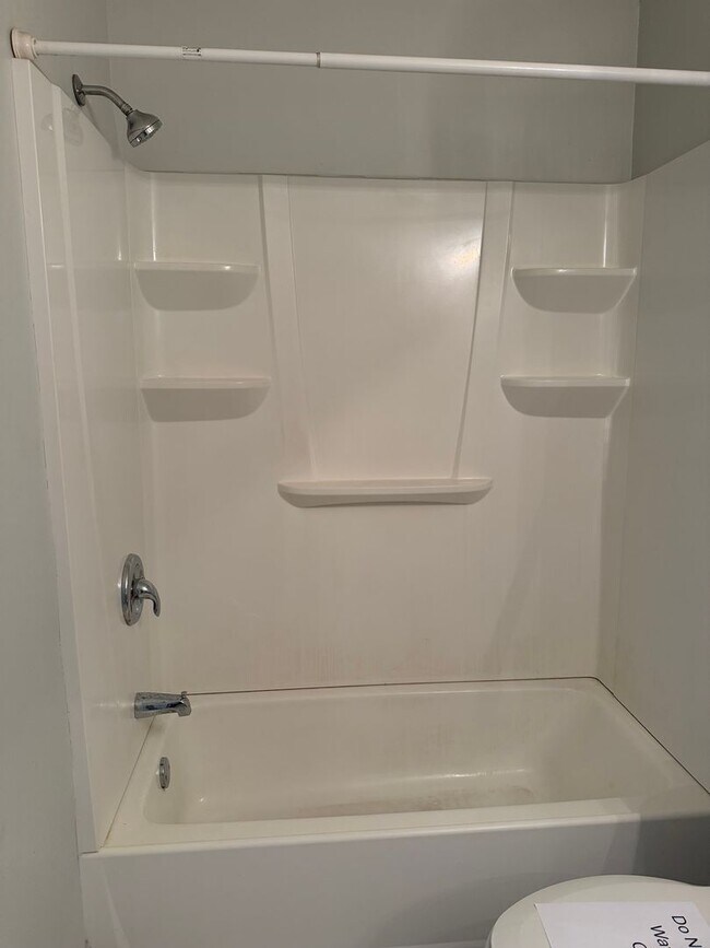Building Photo - Updated Apartment in Plantation Point