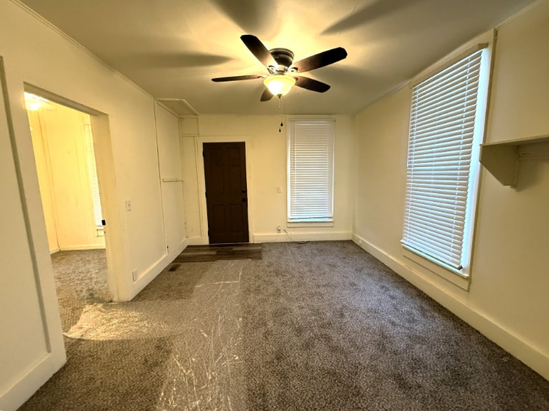 Building Photo - 1250 N Jefferson Ave