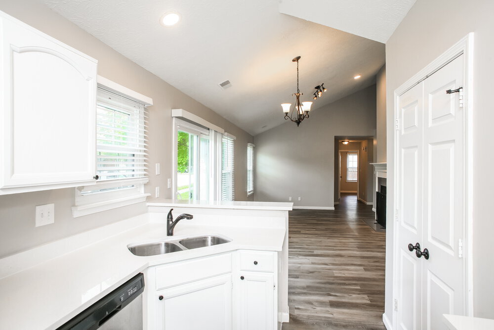 Building Photo - 5203 Pin Oak Dr