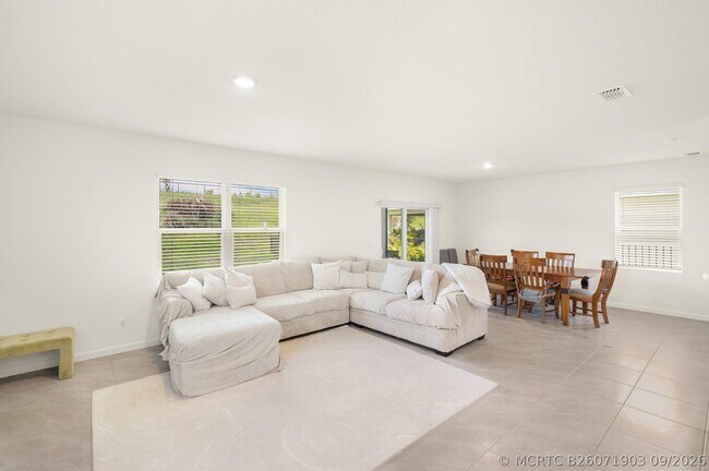 Building Photo - 10764 SW Vasari Way