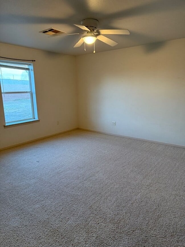 Building Photo - Close to Holloman AFB