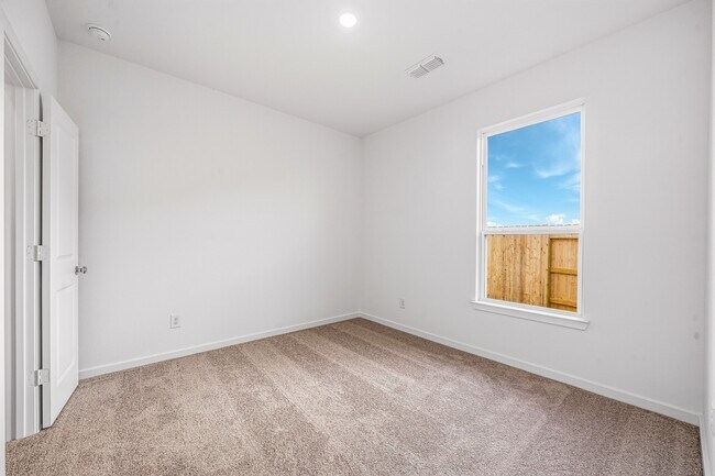 Building Photo - 22135 Rangemore Dr
