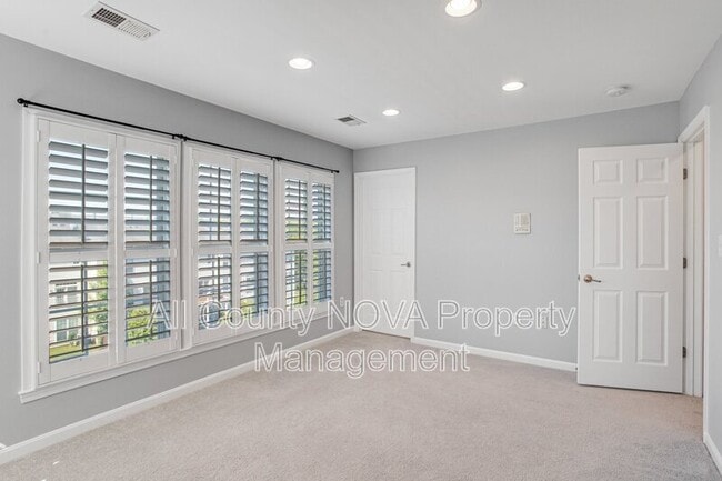 Building Photo - 2729 Celestial Dr