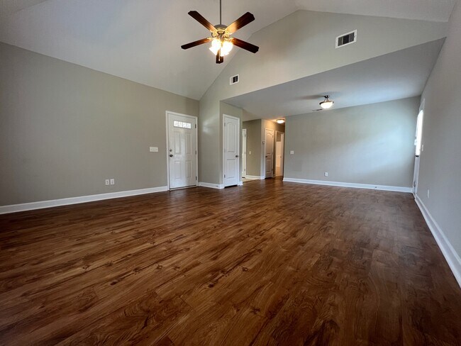 Building Photo - 121 Nature Way