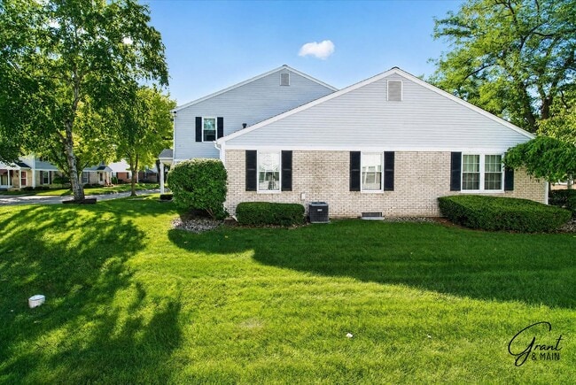 Building Photo - 24715 Meadow Ln