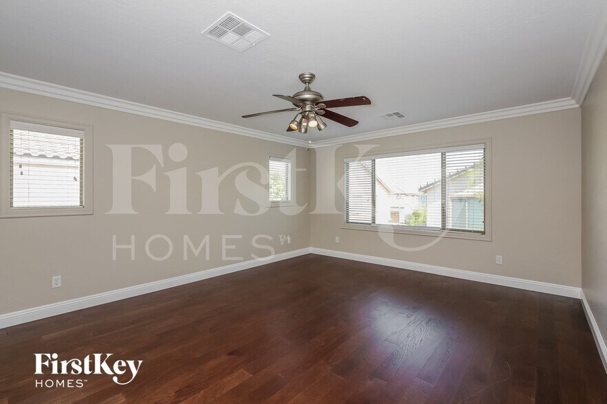 Building Photo - 5948 Magic Oak St